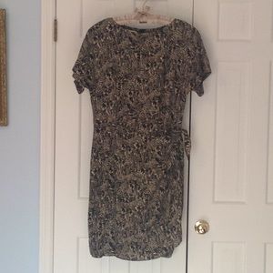 Jones New York short sleeve Dress. Size 16